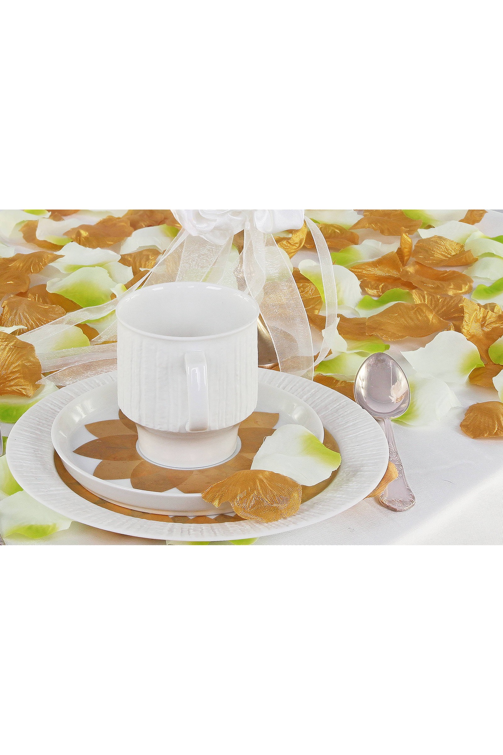 Tischdekoration zur Kommunion - Set aus goldenen und grünen Rosenblättern - obraz 1