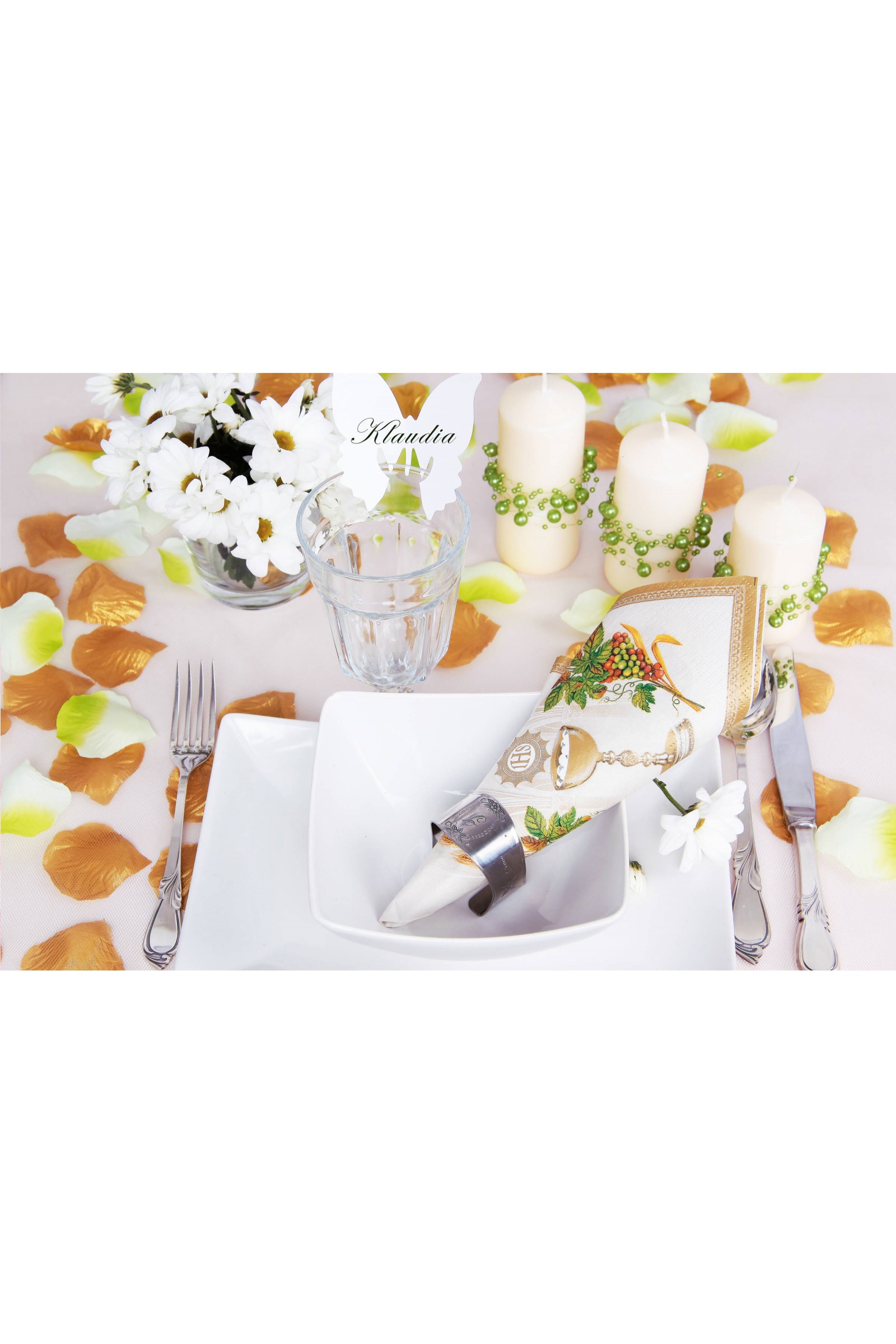 Tischdekoration zur Kommunion - Set aus goldenen und grünen Rosenblättern - obraz 2