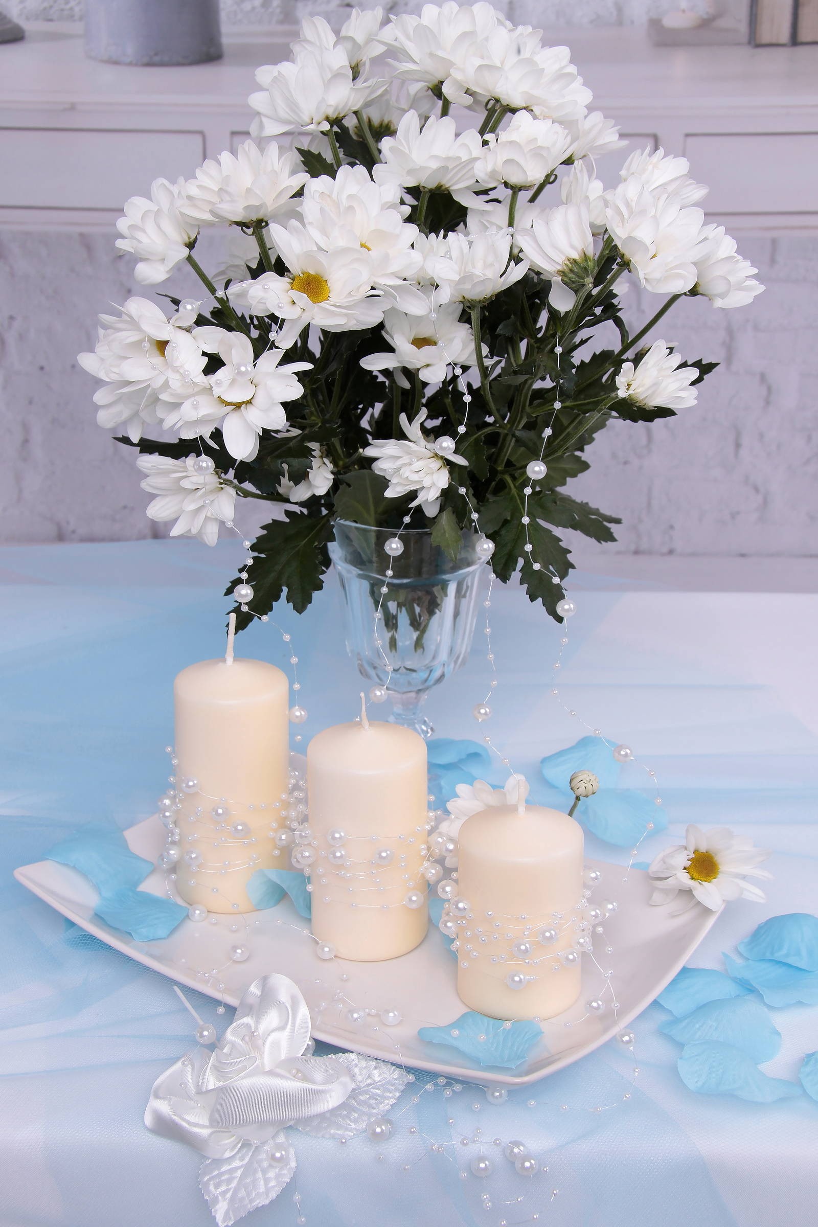 Weiße Perle in Kommunionsgirlande - obraz 1