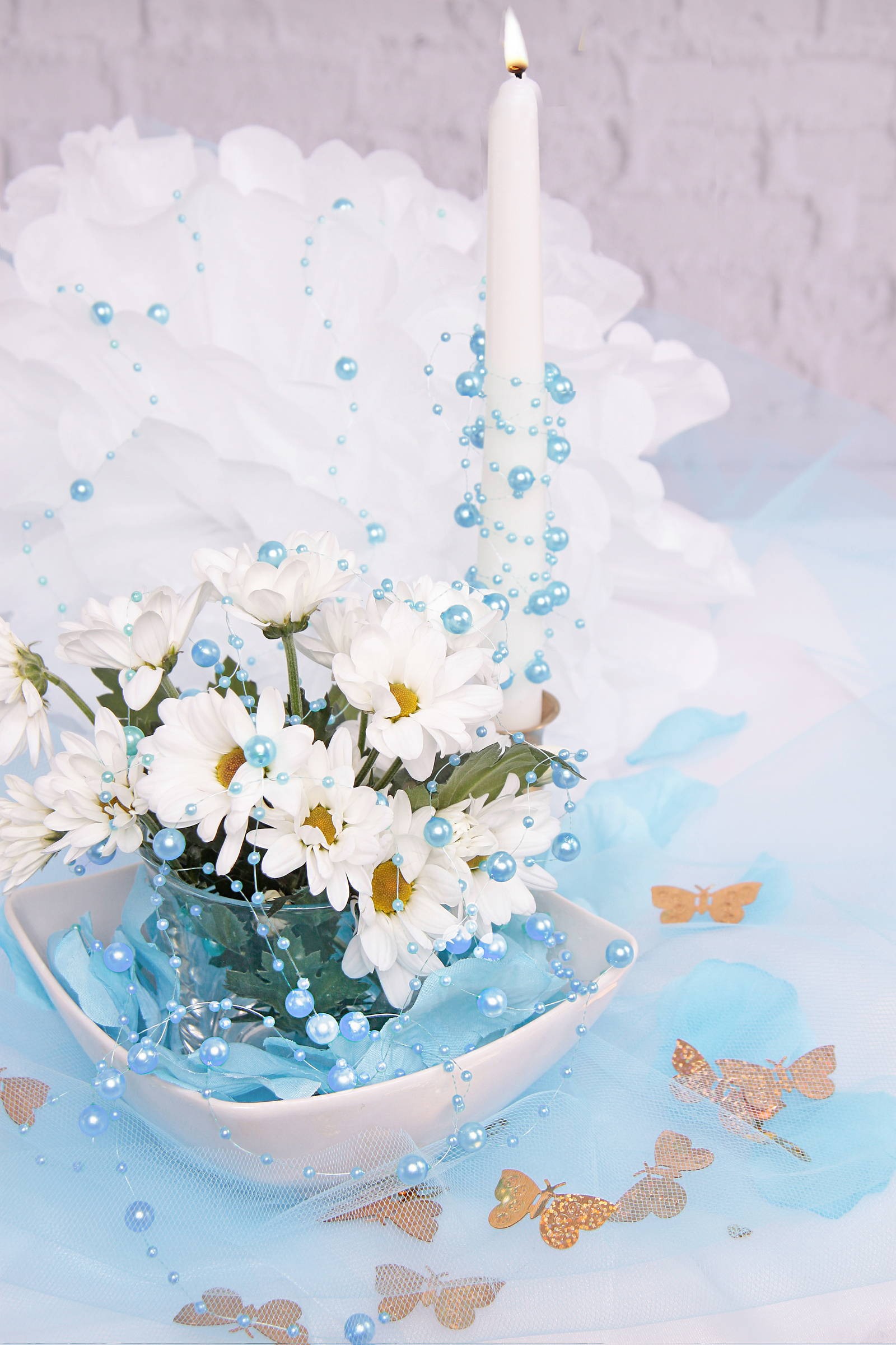 Blaue Perle in der Kommunionsgirlande - obraz 0