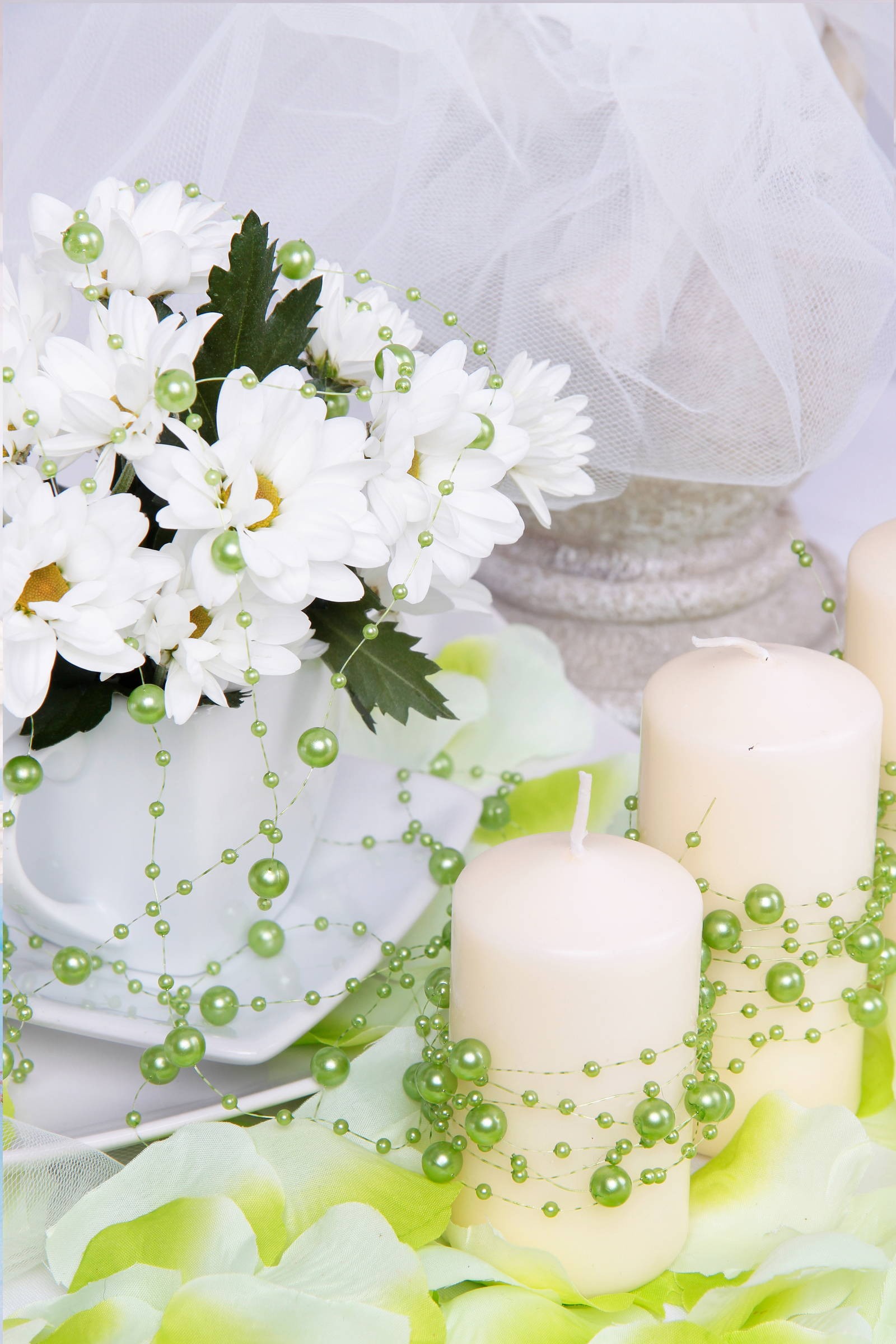 Grüne Perle in der Kommunionsgirlande - obraz 0