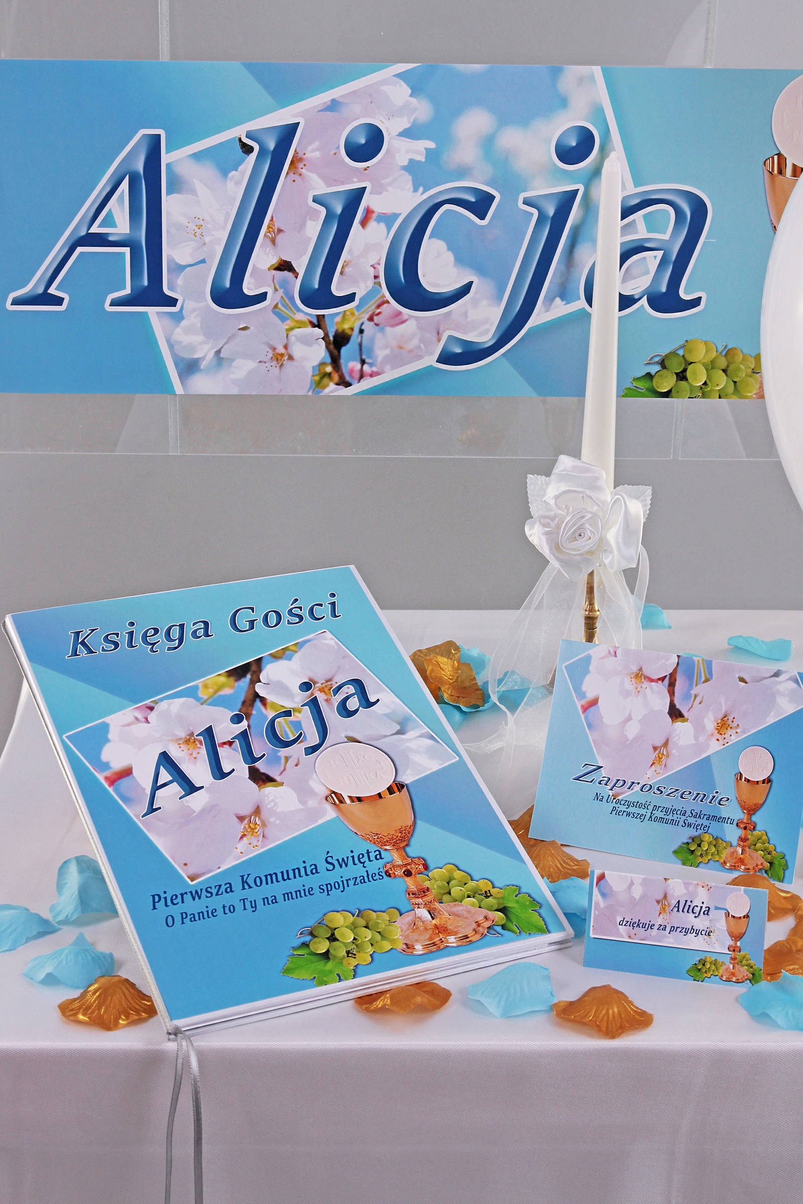 Personalisiertes Erinnerungsbuch zur Kommunion - Türkisfarbener Apfelbaum - obraz 0